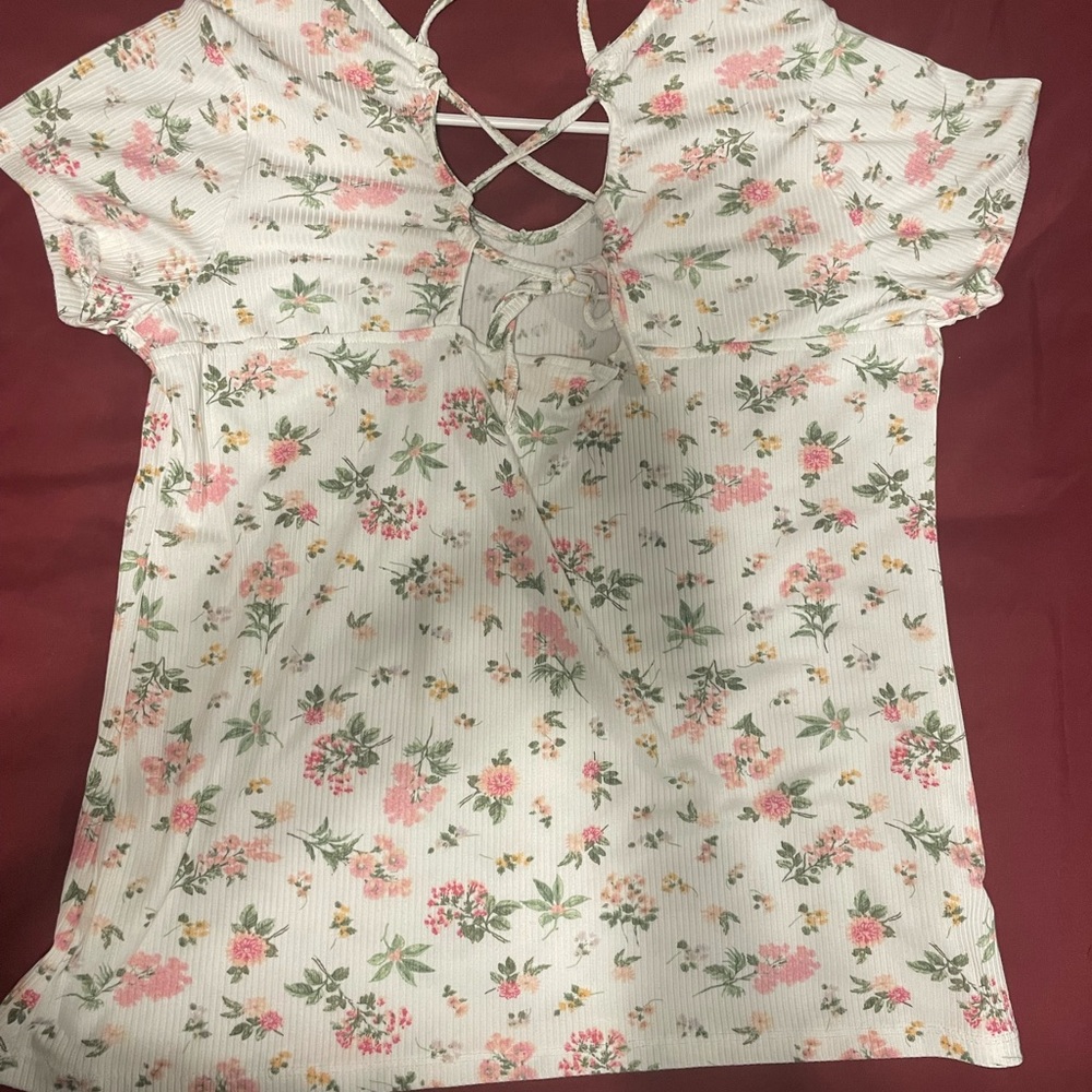 Floral top plus size 1x.  Buy two get one free
